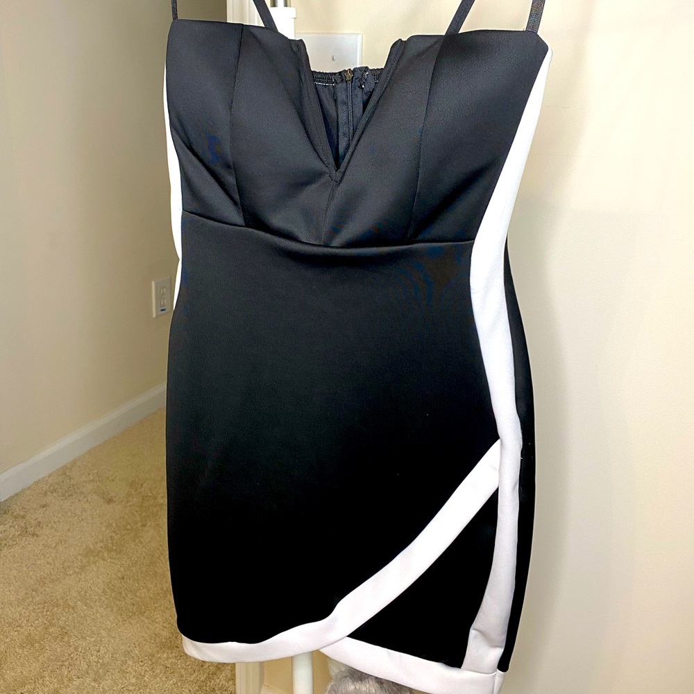 Black and white mini dress size M